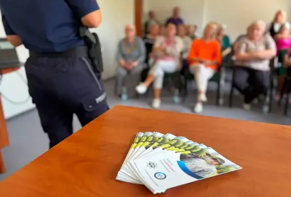 Seniorzy z Grabowa edukowani w zakresie bezpieczeństwa finansowego