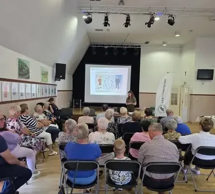 Seniorzy z Turośli spotkali się, by wspólnie gotować i uczyć się bezpieczeństwa w lesie