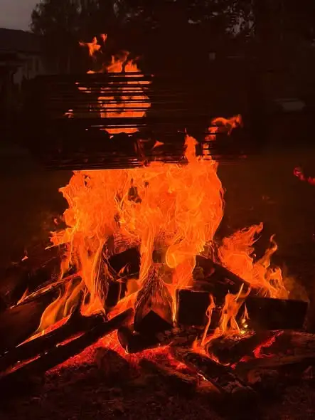 Ognisko w rytmie FOLK w Turośli – wspólne biesiadowanie przy muzyce i tradycyjnych smakach