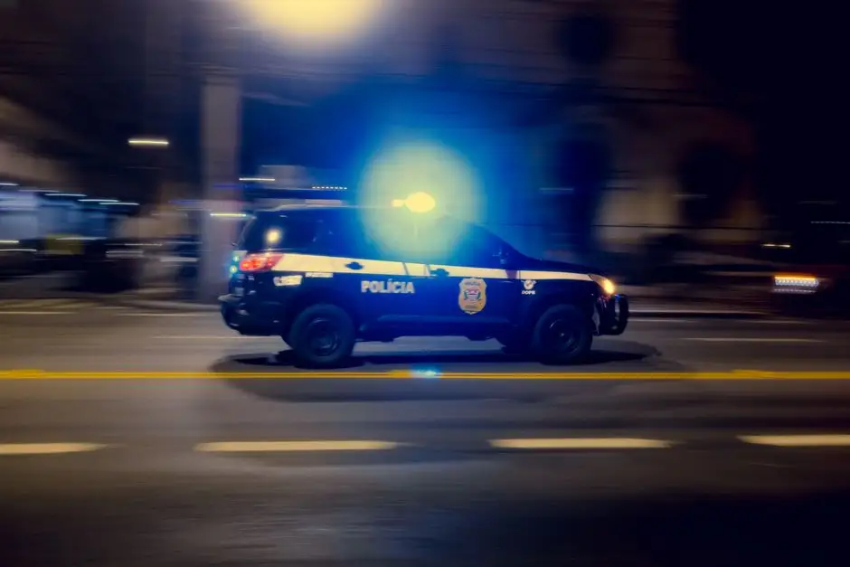 Pożegnał się z policjantami i uciekał. 27-latek z gminy Turośl usłyszał zarzuty