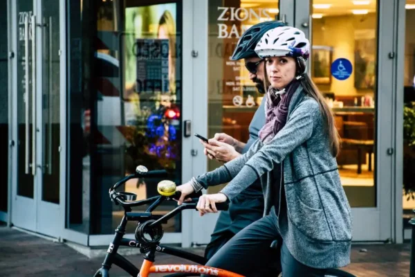 Rowerzysto, nie masz zderzaka – ale masz życie! Policyjne statystyki i nowe przepisy