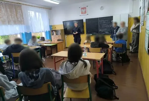 Policja w Kolnie prowadzi zajęcia o bezpieczeństwie w szkołach