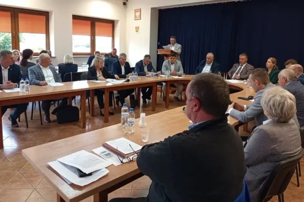 Nadzwyczajna sesja Rady Gminy Kolno: budżet, cyberbezpieczeństwo i praca wójta
