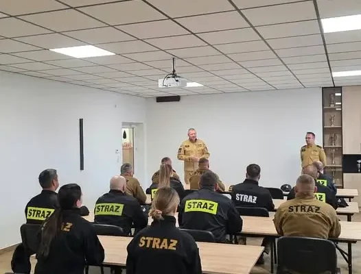Strażacy z OSP z powiatu kolneńskiego zdają egzamin na kierowców-konserwatorów sprzętu ratowniczego