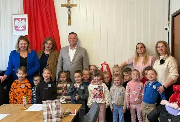Pięciolatki z wizytą w Urzędzie Gminy Mały Płock – poznały pracę samorządu