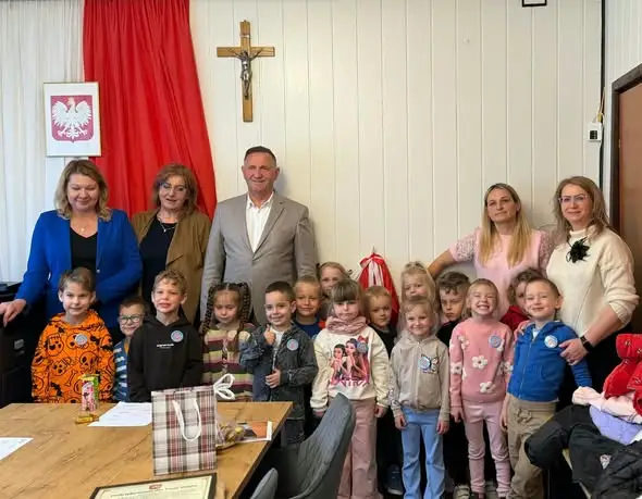Pięciolatki z wizytą w Urzędzie Gminy Mały Płock – poznały pracę samorządu